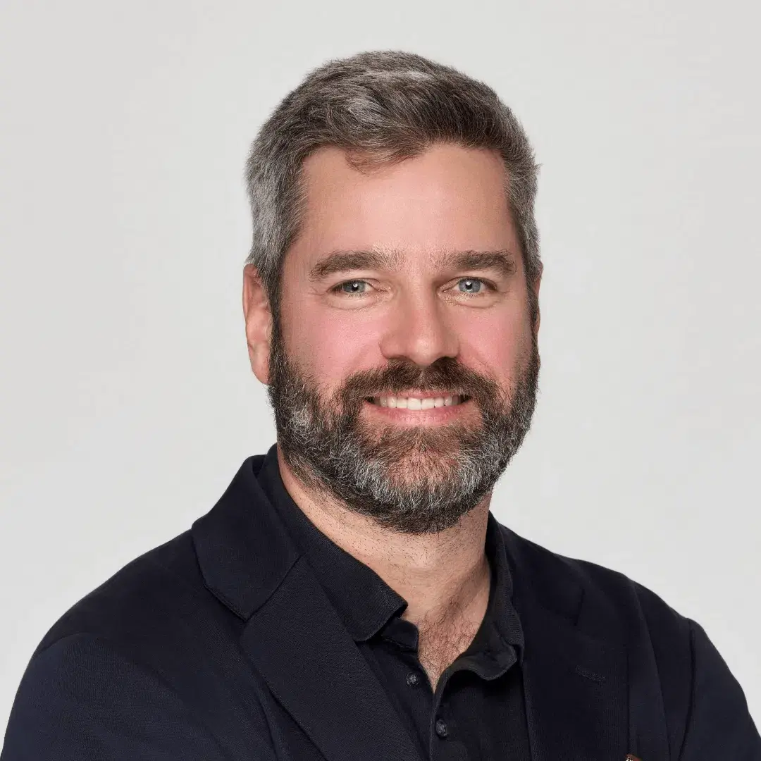 Headshot of Geoff Darling, Chief Revenue Officer